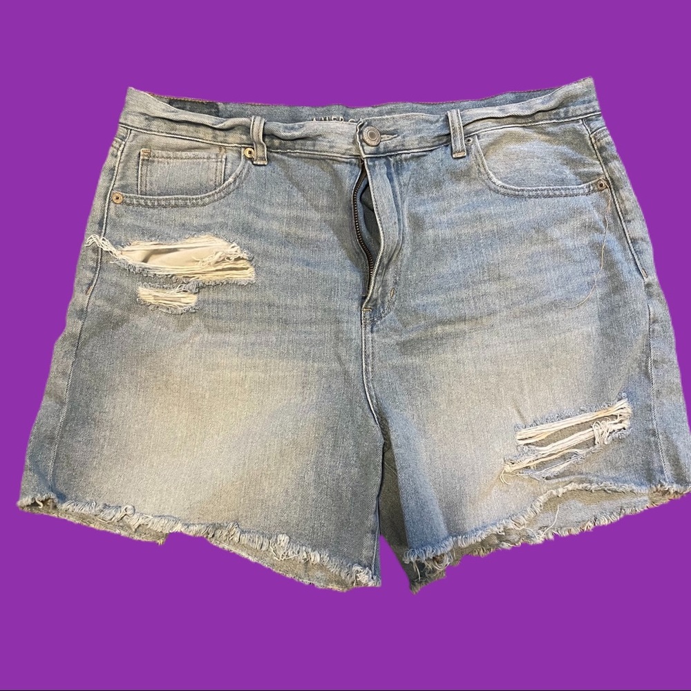 American Eagle Distressed Plus Size Mom Shorts
